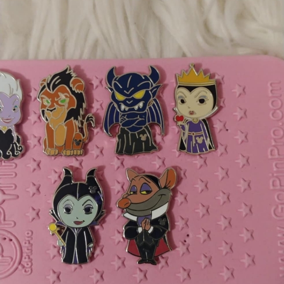 🖤FIRM! NWOT DISNEY PARKS 2024 DISNEY HIDDEN MICKEY VILLAINS MYSTERY PINS FULL S - Picture 5 of 11
